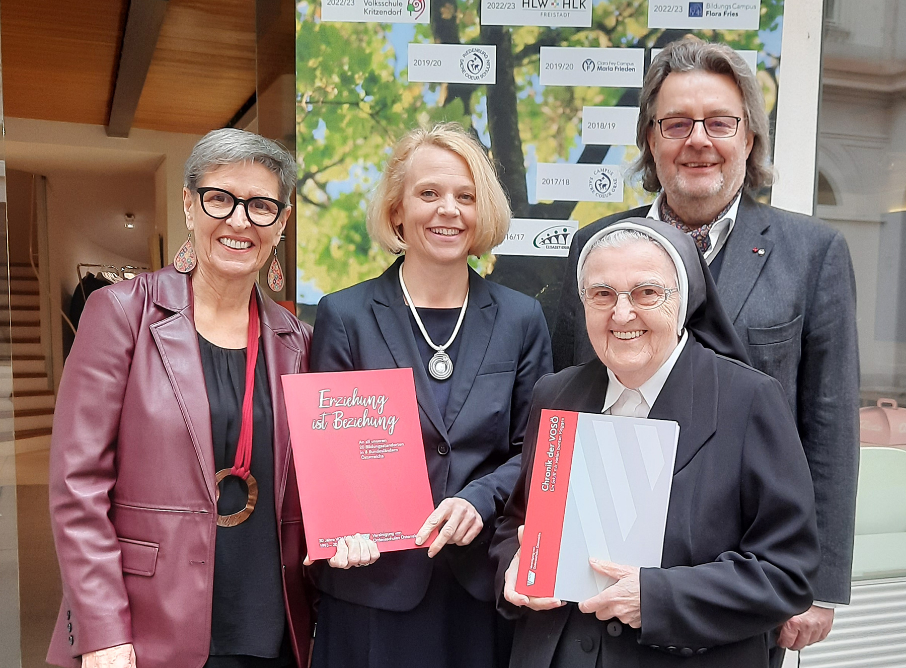 Maria Habersack, Martha Mikulka, Sr. Cäcilia Kotzenmacher und Rudolf Luftensteiner präsentierten das "Gestern - Heute - Morgen" der VOSÖ-Bildungseinrichtungen. (c) VOSÖ